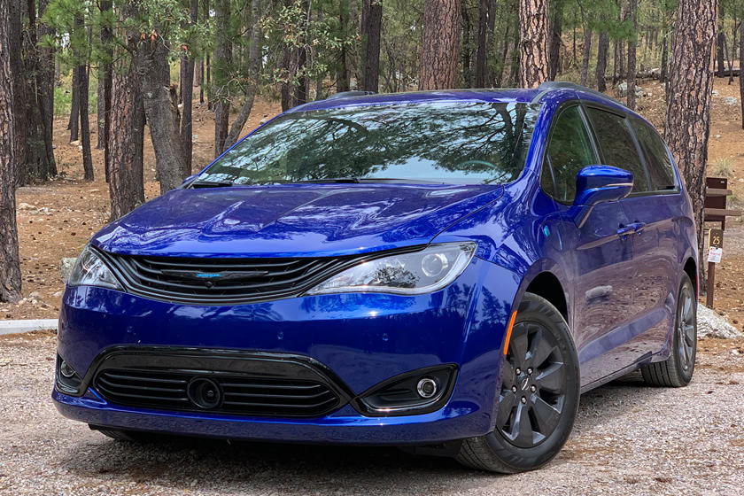 2019 Chrysler Pacifica Hybrid  Minivan