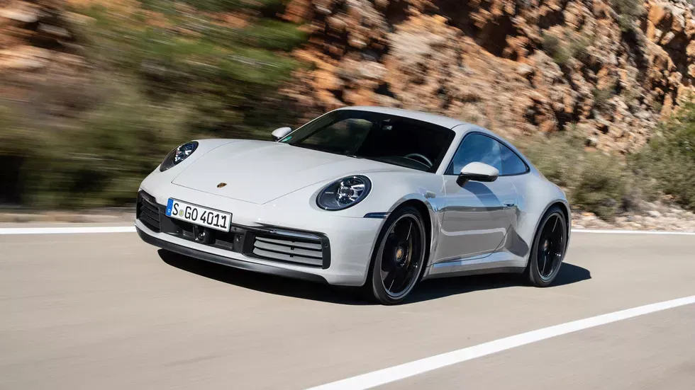 2022 Porsche 911 Carrera