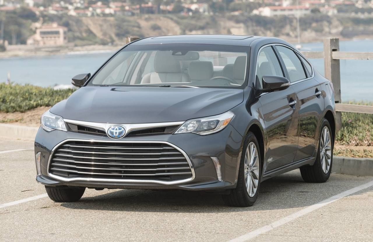 2018 Toyota Avalon Hybrid  Sedan