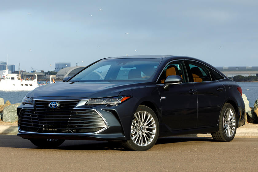2019 Toyota Avalon Hybrid  Sedan