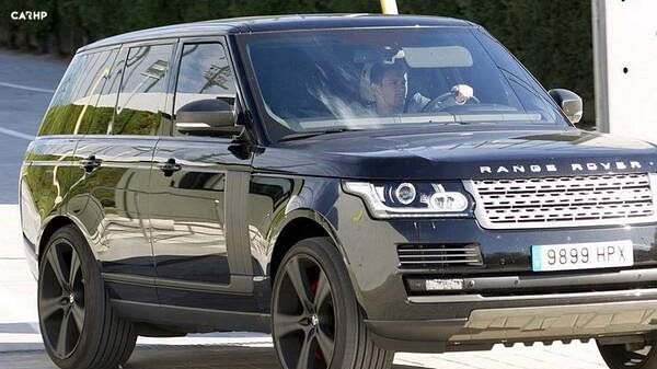 Lionel Messi Land Rover Range Rover SVAutobiography