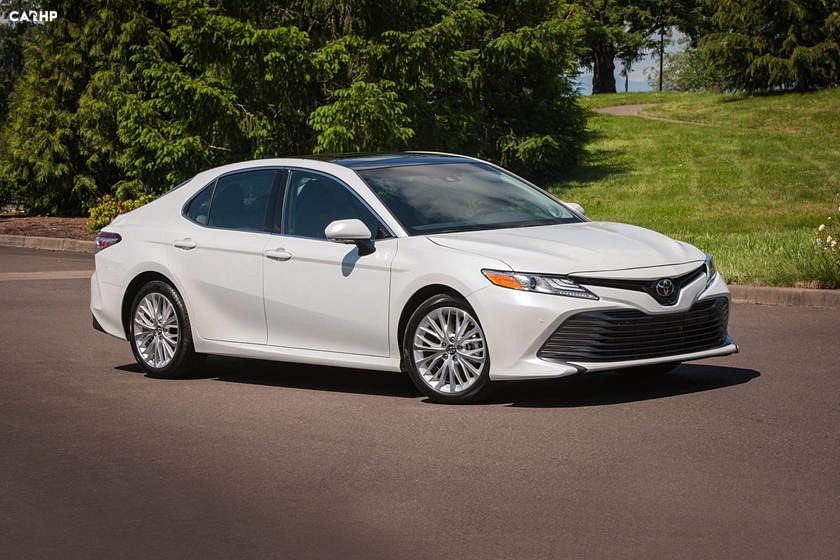 2019 Toyota Camry LE exterior image