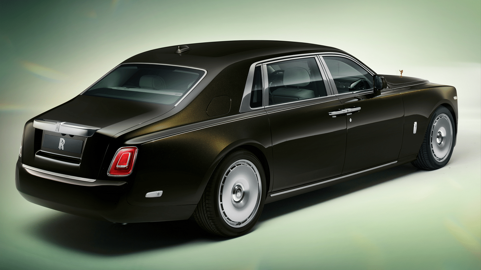 The 2023 Rolls Royce Phantom Series Ii Gets A New Phantom Platino Trim