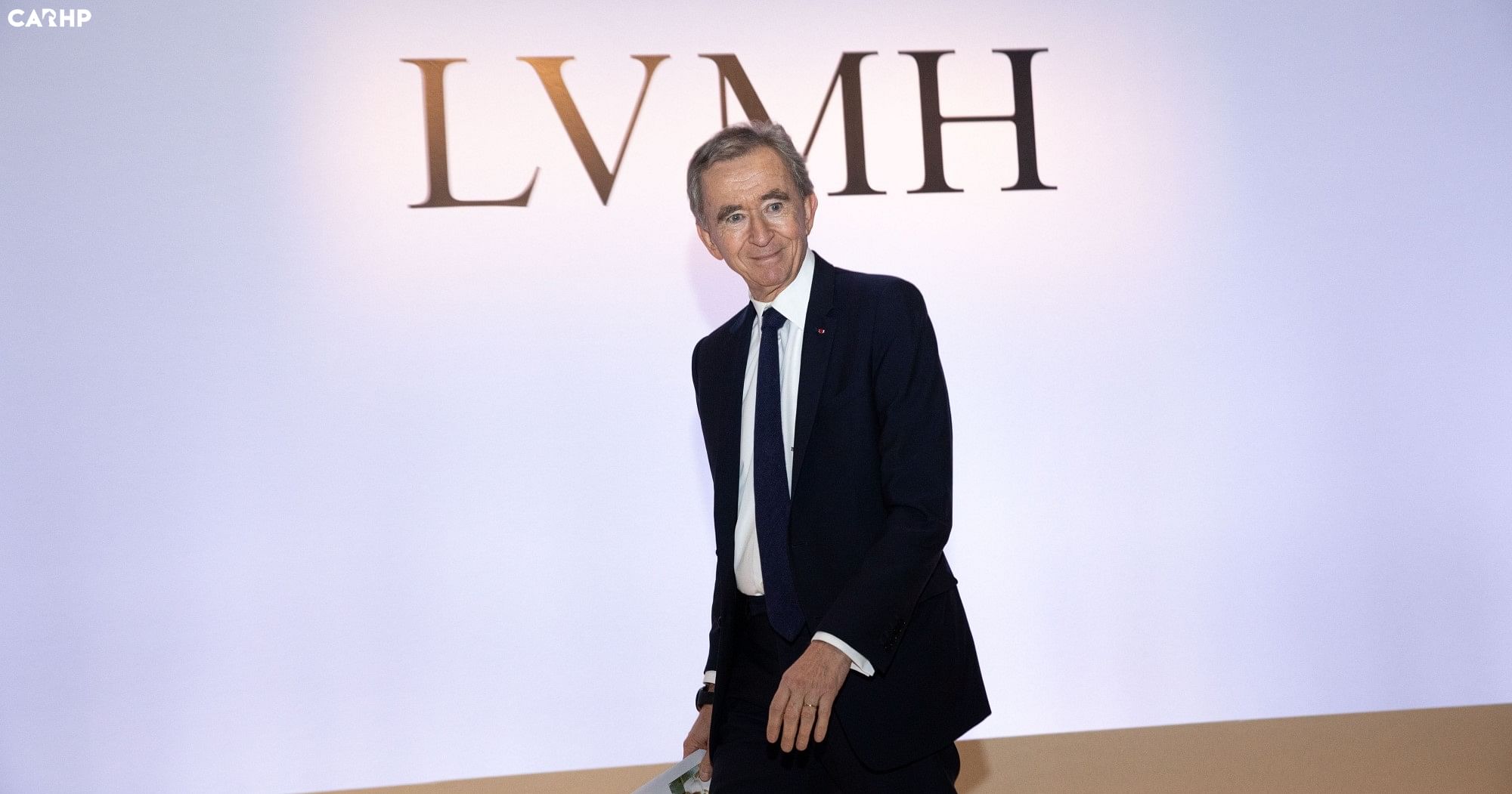 Will Delphine Arnault inherit LVMH from billionaire dad Bernard? Meet the  daughter of the world's second richest man after Jeff Bezos, and owner of Louis  Vuitton