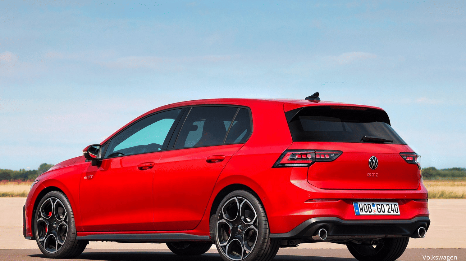 2025 Volkswagen Golf GTI Facelift Revealed With 262 Horsepower