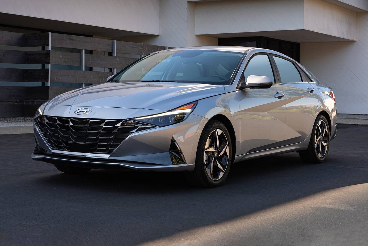 2022 Hyundai Elantra Price, Review, Pictures and Specs | CARHP