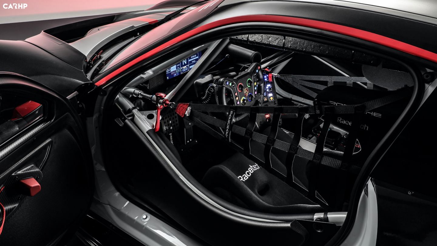 Porsche 911 GT3 R Interior