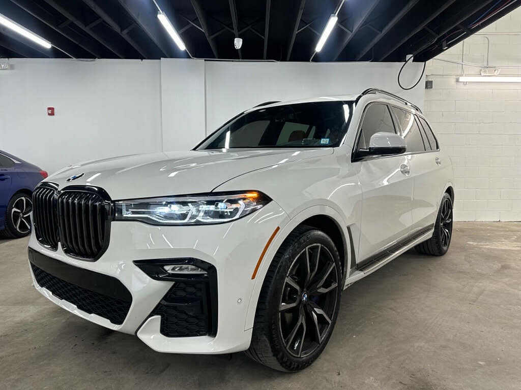 2022 BMW X7 40i