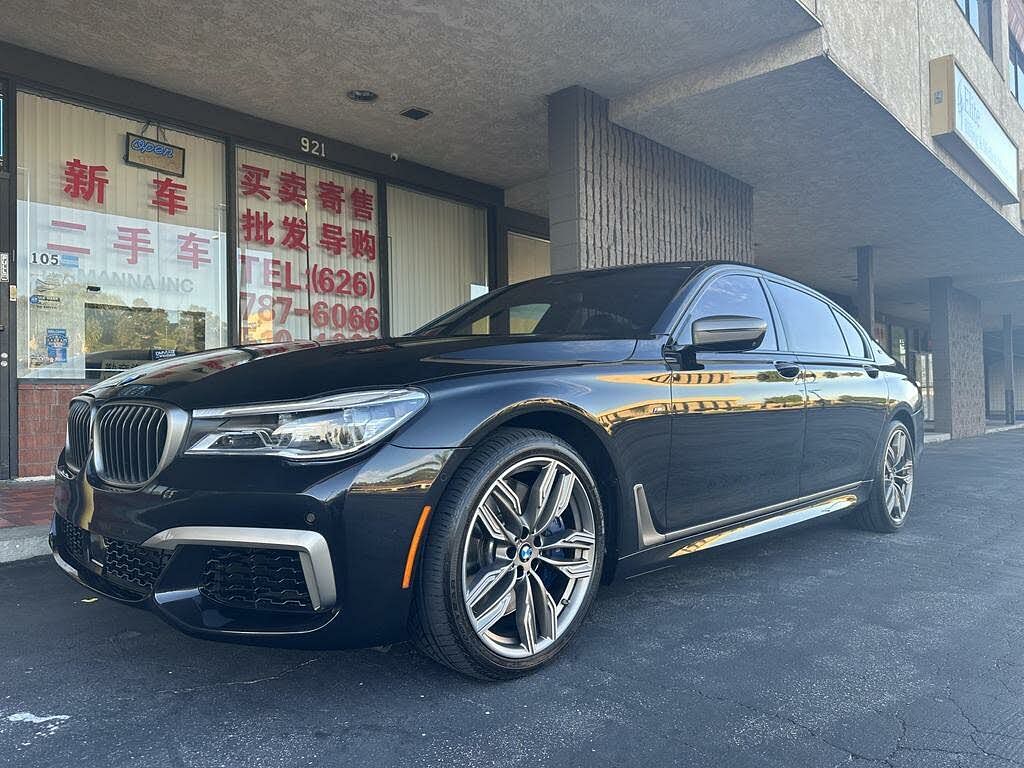 2019 BMW M760i