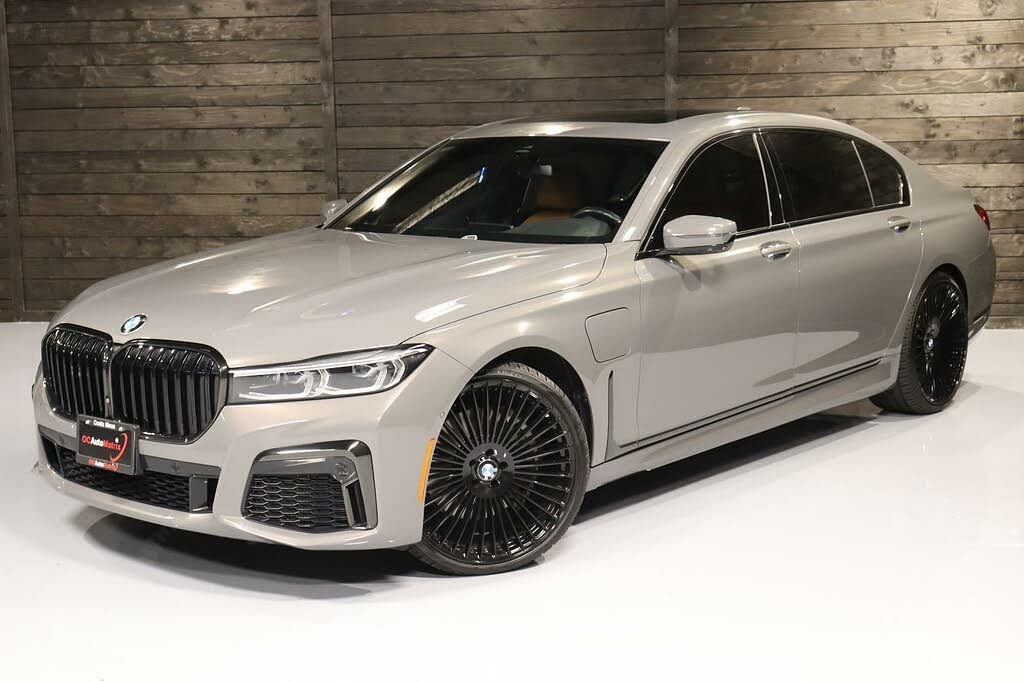 2020 BMW 7 Series 745e iPerformance plug-in hybrid Sedan