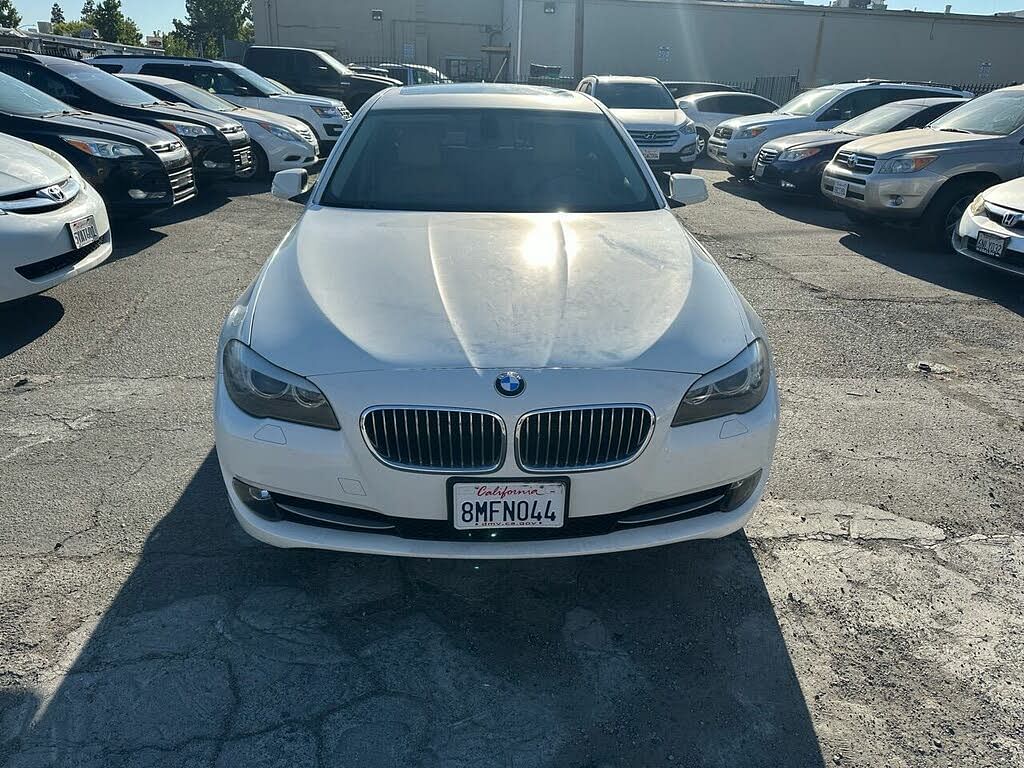 2011 BMW 5 Series 528i