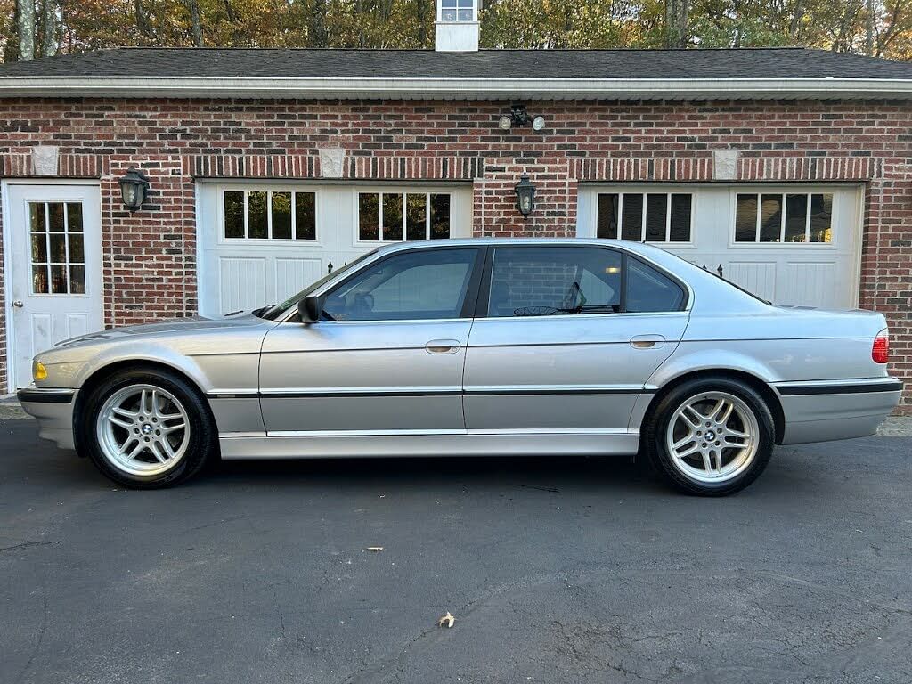 2001 BMW 7 Series 740iL