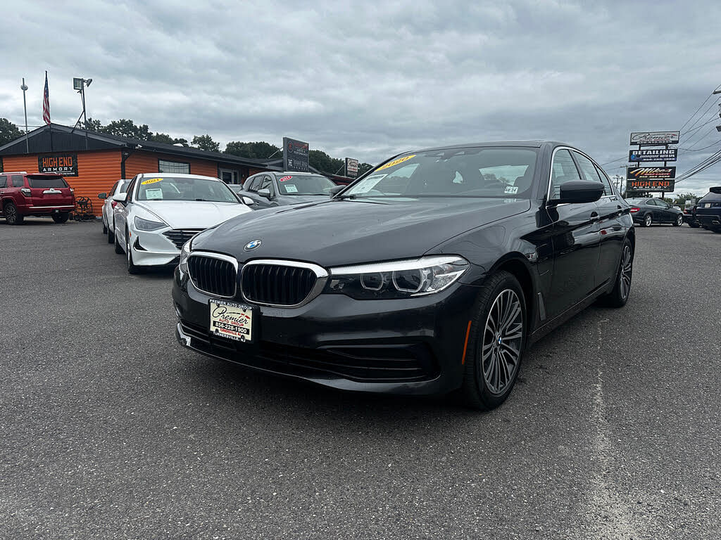 2020 BMW 5 Series 530e plug-in hybrid Sedan