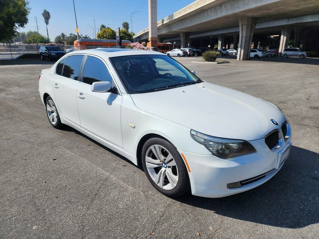 2009 BMW 5 Series 528i