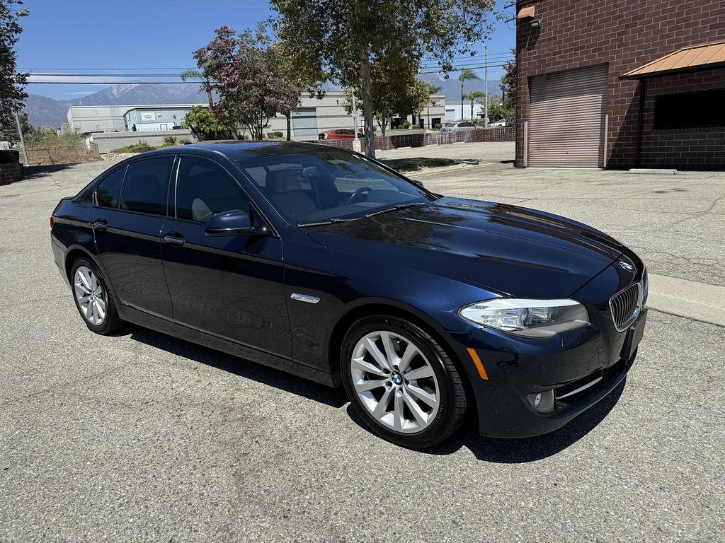 2012 BMW 5 Series 528i