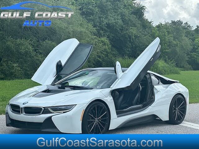 2017 BMW i8  plug-in hybrid