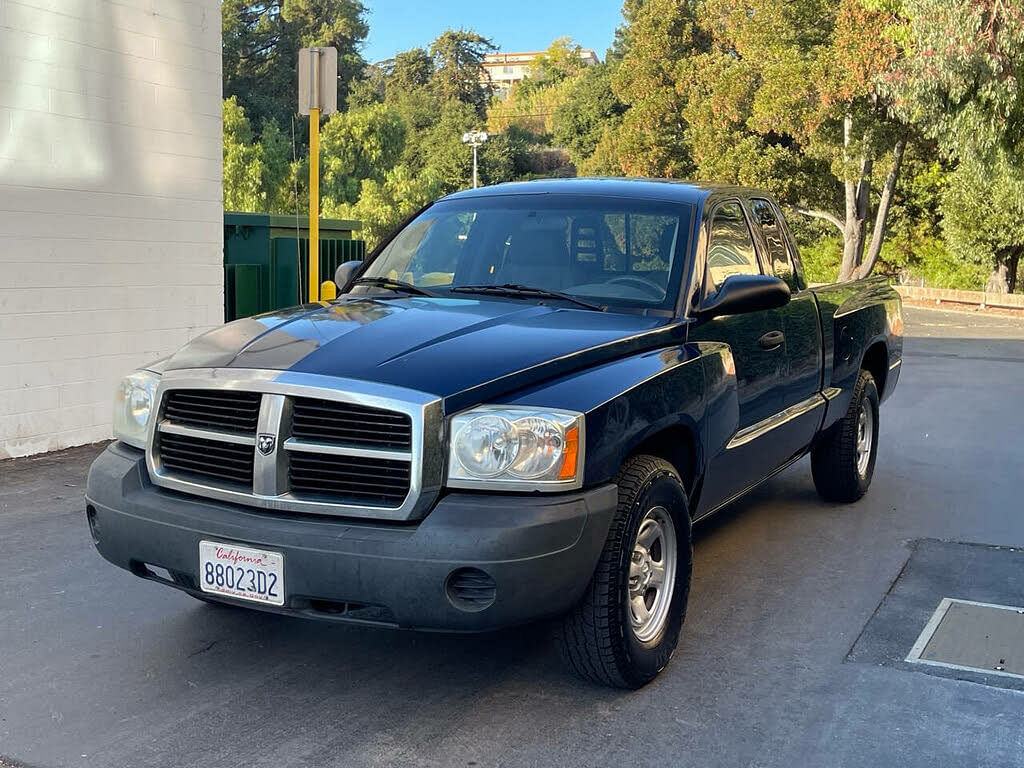 2005 Dodge Dakota ST