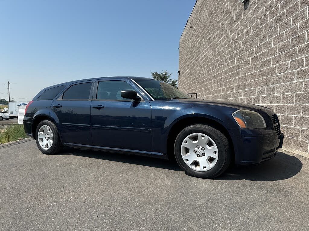 2006 Dodge Magnum SE