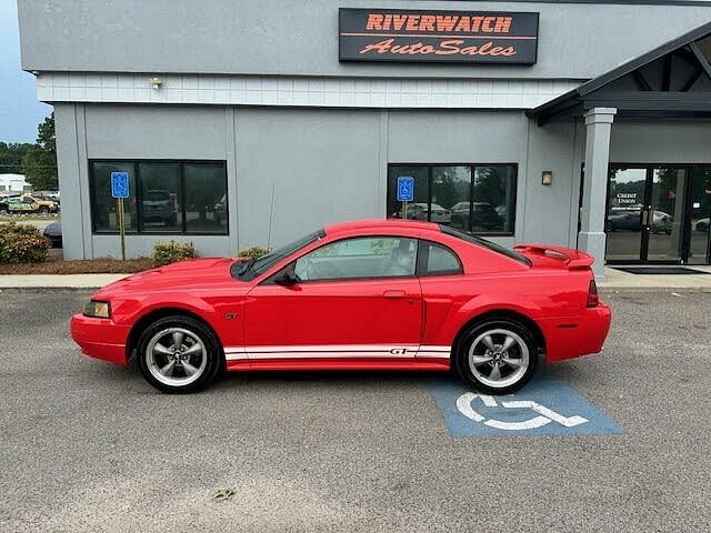 2001 Ford Mustang GT Deluxe