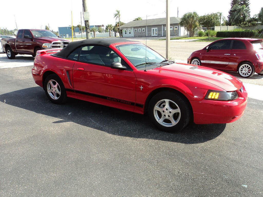 2002 Ford Mustang Deluxe