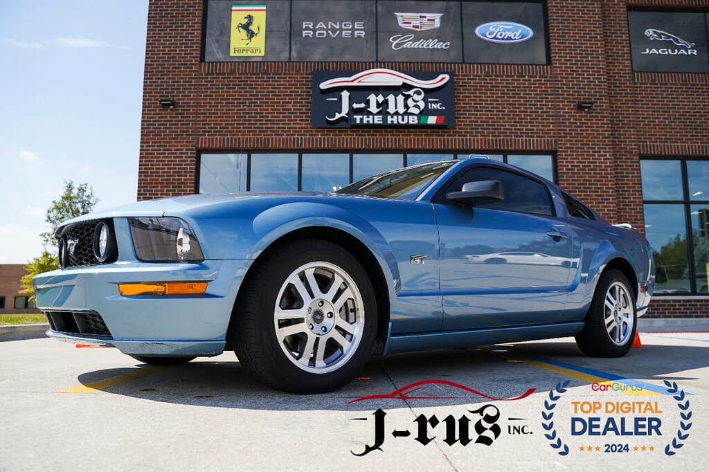 2005 Ford Mustang GT Deluxe