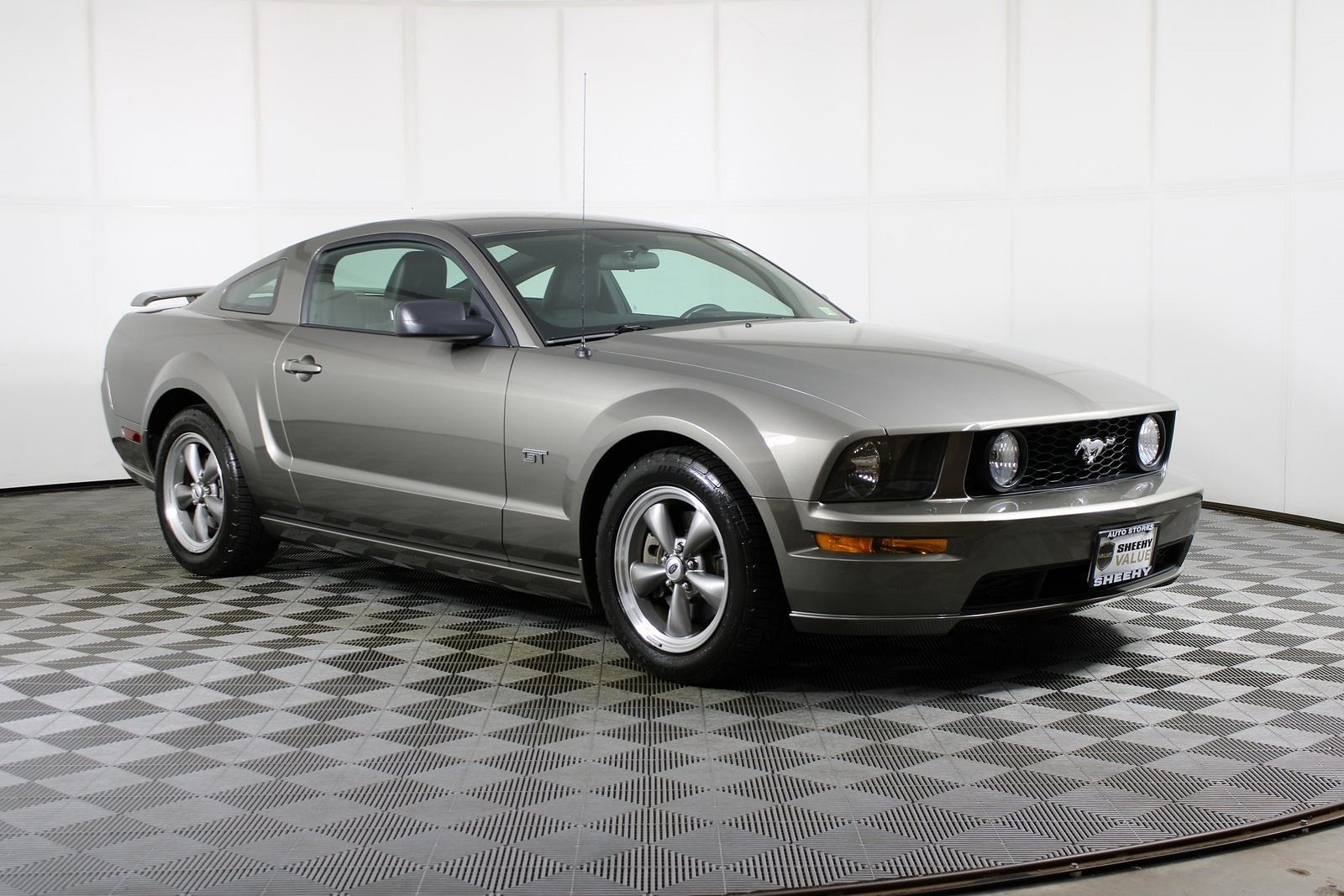 2005 Ford Mustang GT Premium