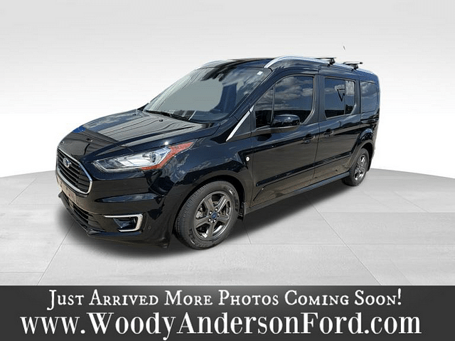 2022 Ford Transit Connect Titanium