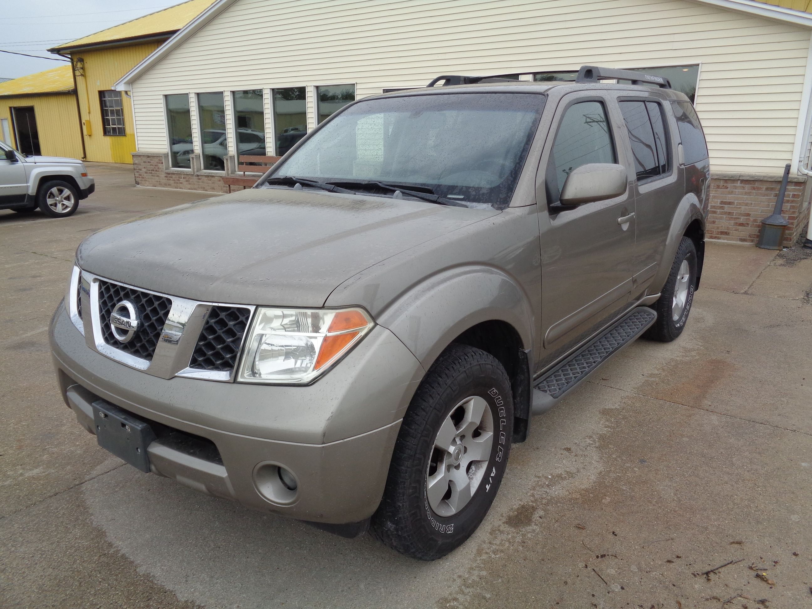 2007 Nissan Pathfinder LE