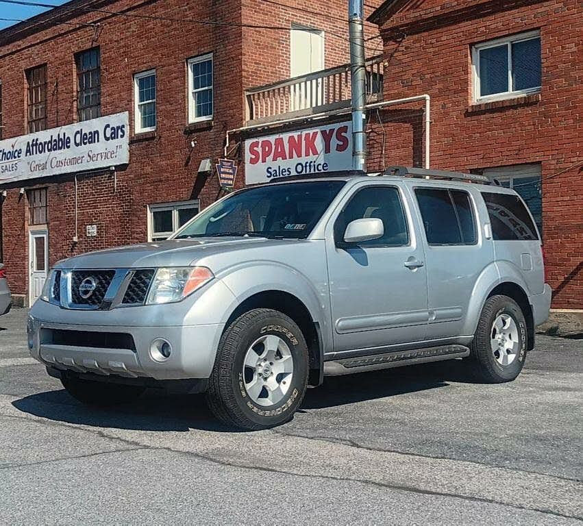 2005 Nissan Pathfinder XE