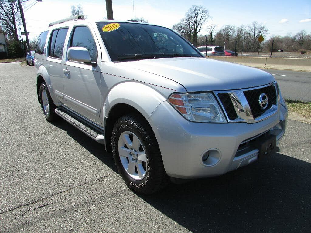 2011 Nissan Pathfinder SV