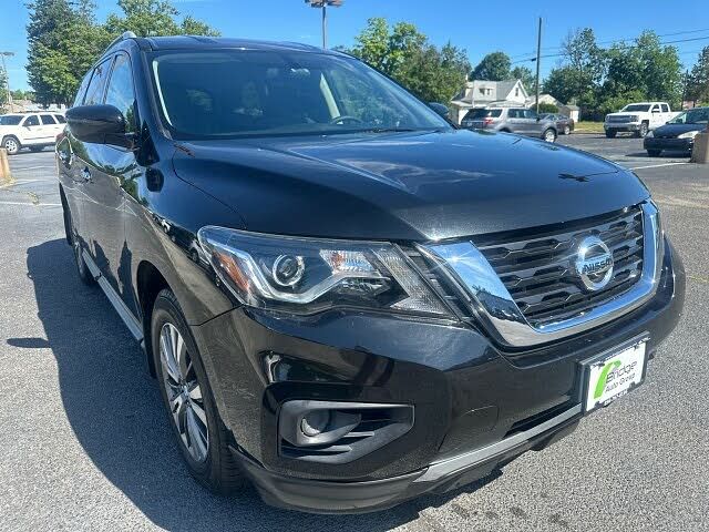 2019 Nissan Pathfinder S