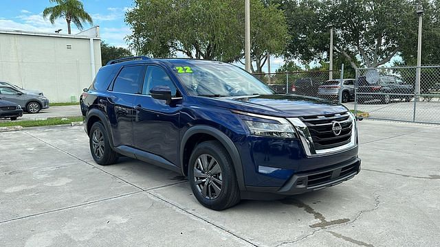 2022 Nissan Pathfinder SV