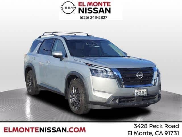 2022 Nissan Pathfinder SV