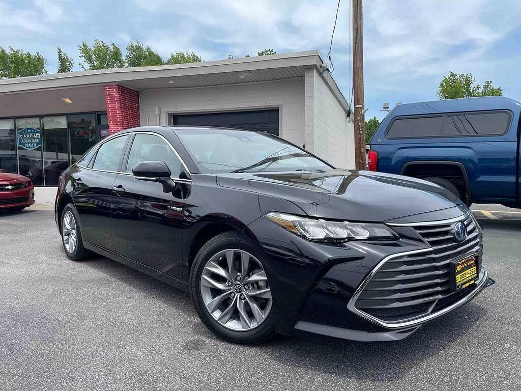 2019 Toyota Avalon XSE hybrid Sedan