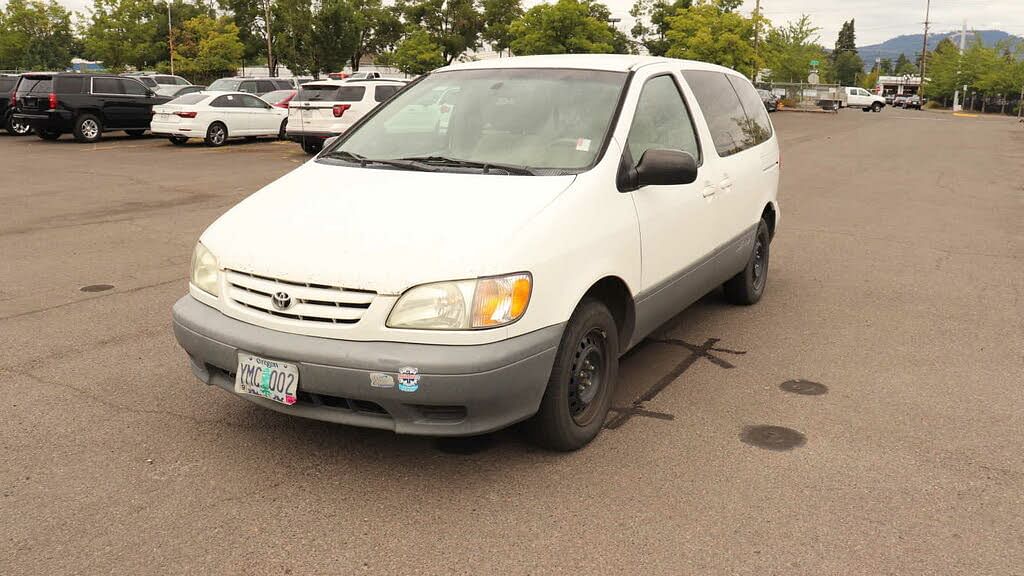 2001 Toyota Sienna CE