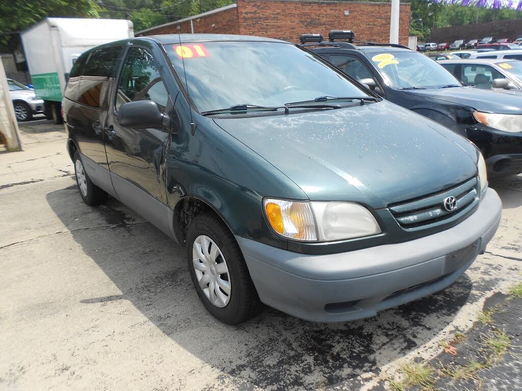 2001 Toyota Sienna CE