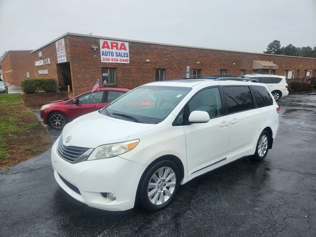 2011 Toyota Sienna XLE