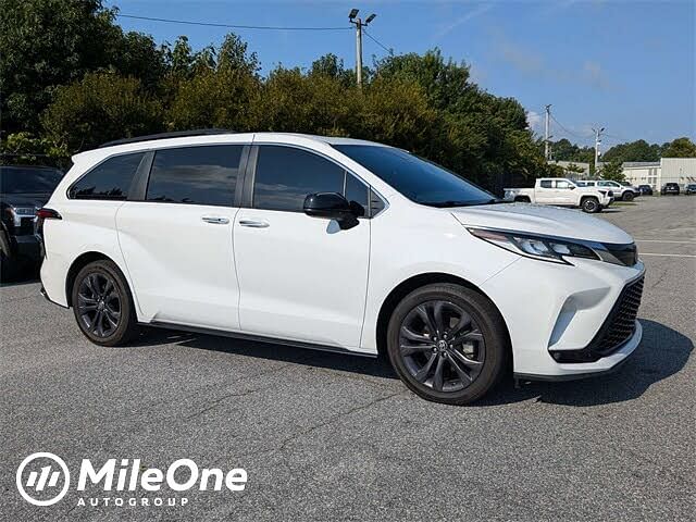 2022 Toyota Sienna XSE hybrid