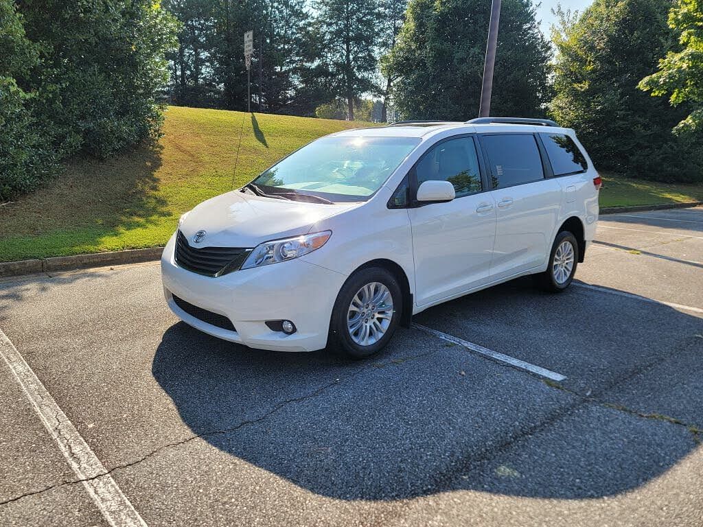 2011 Toyota Sienna XLE Mobility Auto Access