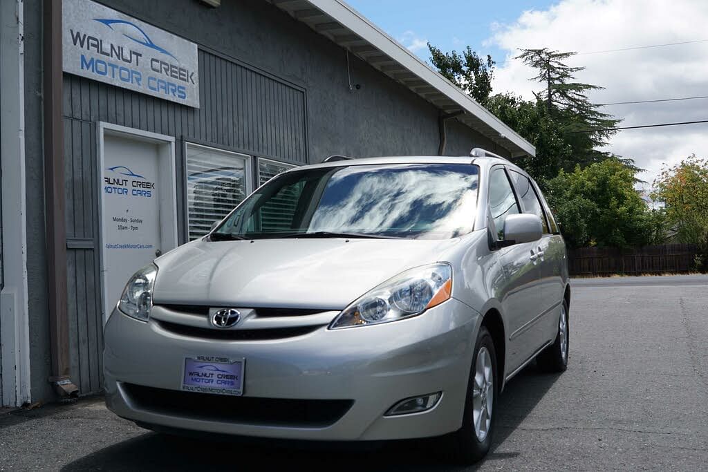 2006 Toyota Sienna XLE