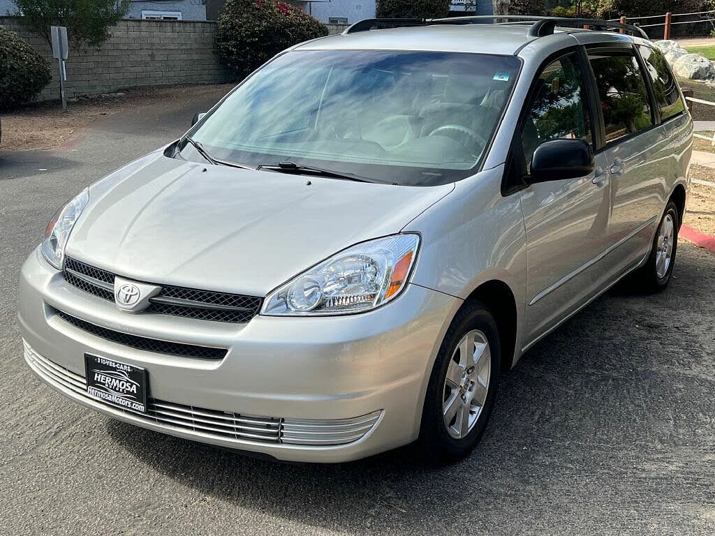 2004 Toyota Sienna LE