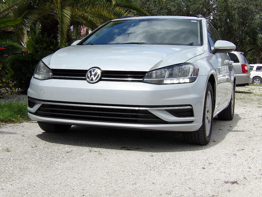 2018 Volkswagen Golf SE